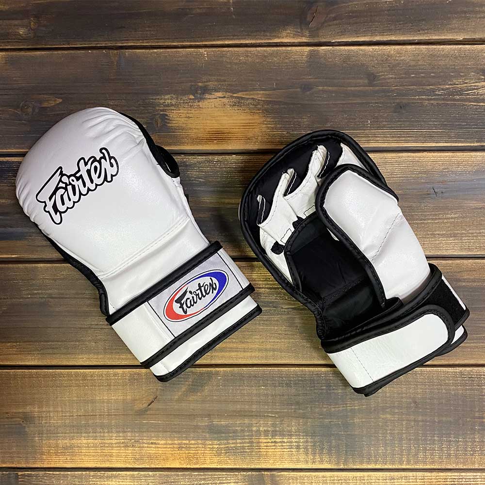 Перчатки для ММА Fairtex FGV15, для соревнований и тренировок, белый в Краснодаре в магазине SportPanda Перчатки для ММА Fairtex FGV15, для соревнований и тренировок, белый – фото