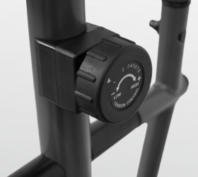 Эллиптический тренажер CARBON FITNESS E404, для дома, задний маховик, чёрный в Краснодаре в магазине SportPanda Эллиптический тренажер CARBON FITNESS E404, для дома, задний маховик, чёрный – фото