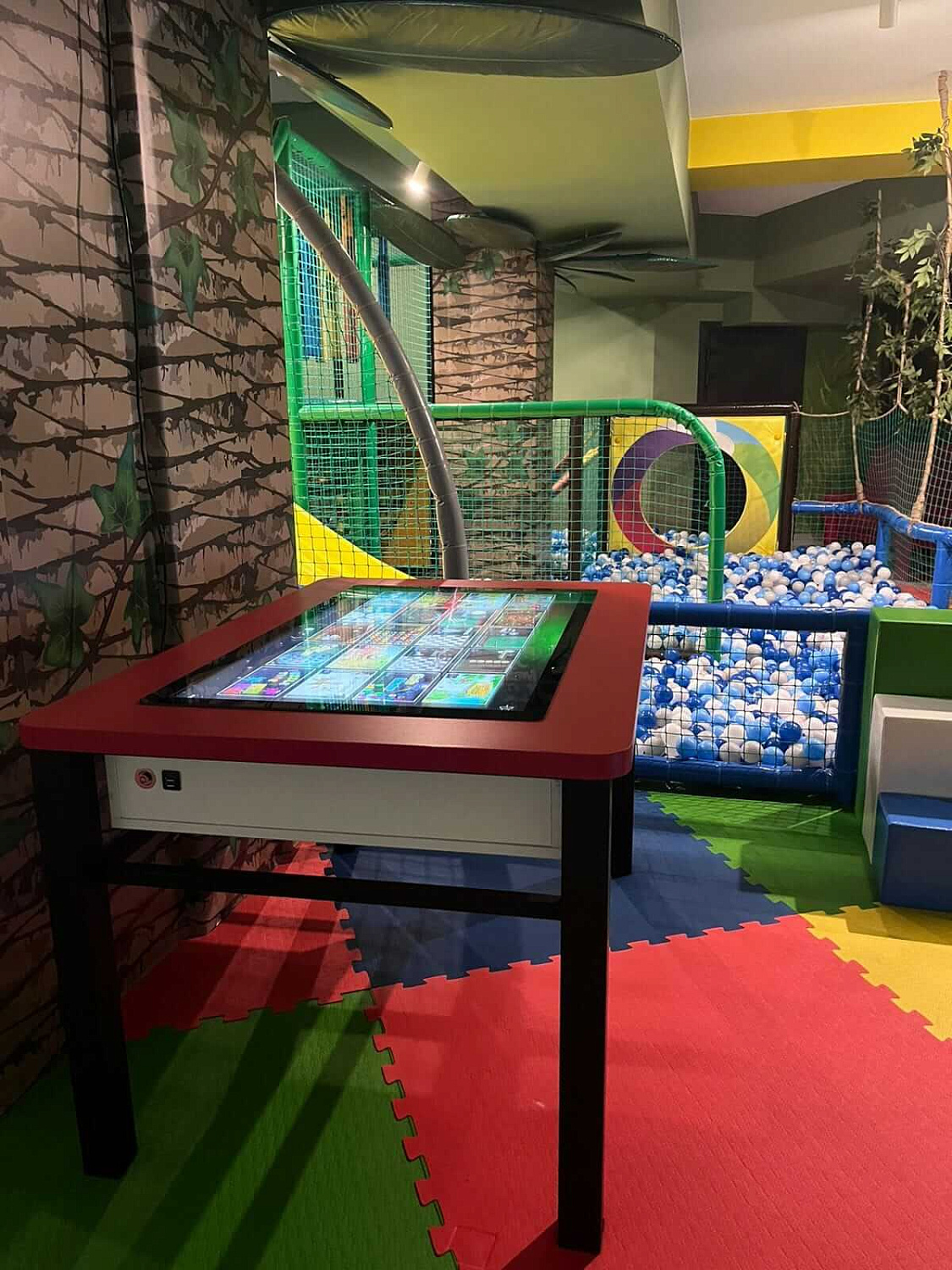 Детский игровой центр «Kids Land» (пос. Лермонтово) Детский игровой центр «Kids Land» (пос. Лермонтово)