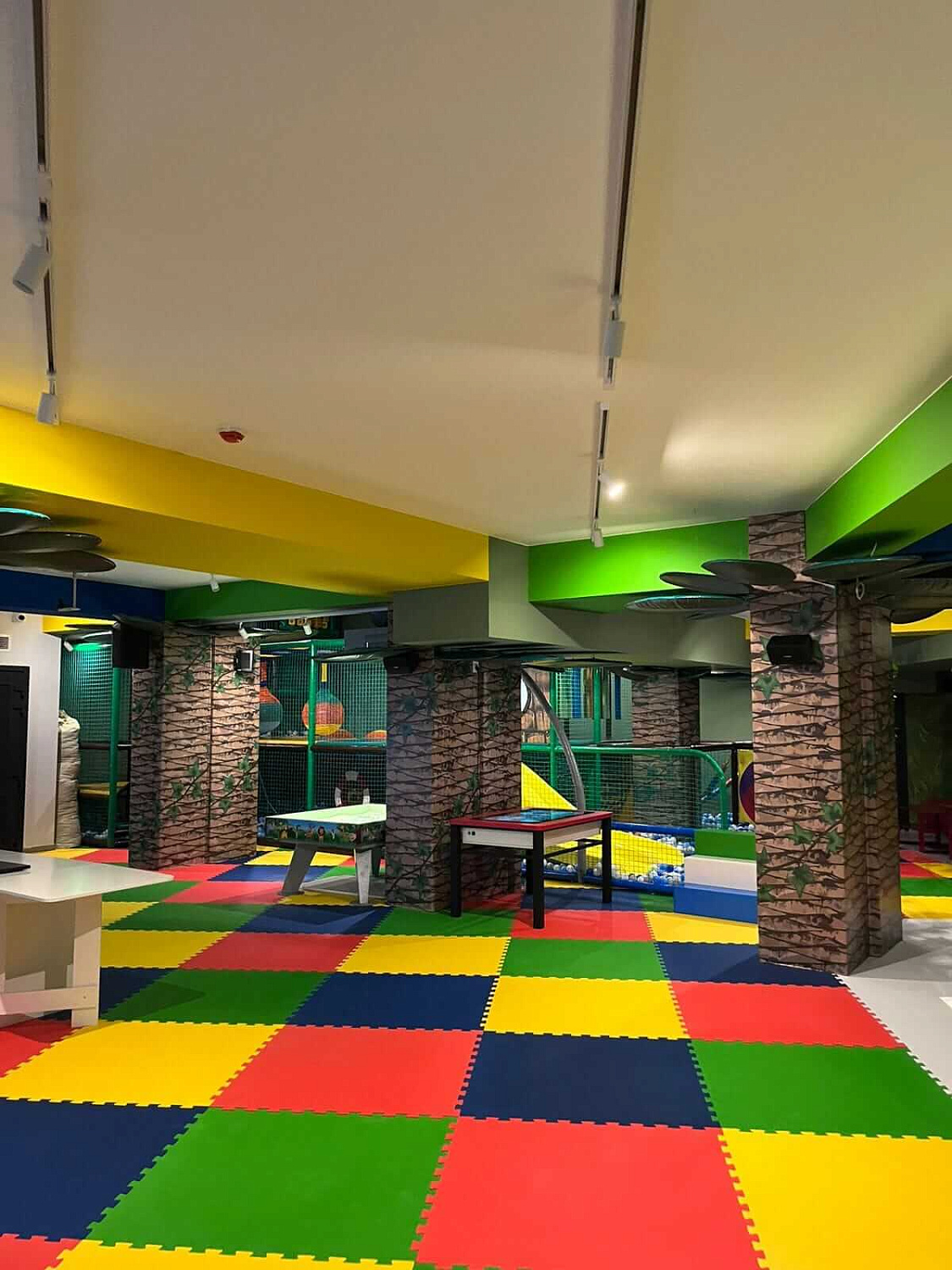 Детский игровой центр «Kids Land» (пос. Лермонтово) Детский игровой центр «Kids Land» (пос. Лермонтово)