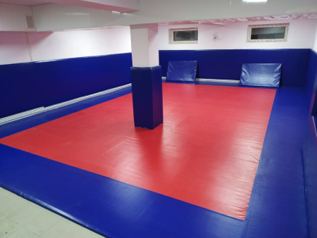 Монтаж борцовского ковра в Краснодаре в магазине SportPanda Монтаж борцовского ковра – фото