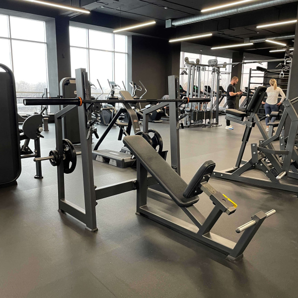 Скамья-стойка для жима под углом вверх E-7042 (Olympic Bench Incline) в Краснодаре в магазине SportPanda Скамья-стойка для жима под углом вверх E-7042 (Olympic Bench Incline) – фото