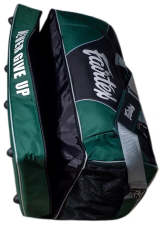 Сумка спортивная Fairtex BAG-2, зелёный в Краснодаре в магазине SportPanda Сумка спортивная Fairtex BAG-2, зелёный – фото