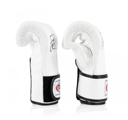 Снарядные перчатки Fairtex TGT7 Universal Bag Gloves Black, белый в Краснодаре в магазине SportPanda Снарядные перчатки Fairtex TGT7 Universal Bag Gloves Black, белый – фото