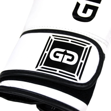Перчатки для кикбоксинга Fairtex BGVG1 GLORY KICKBOXING, для соревнований, белый в Краснодаре в магазине SportPanda Перчатки для кикбоксинга Fairtex BGVG1 GLORY KICKBOXING, для соревнований, белый – фото