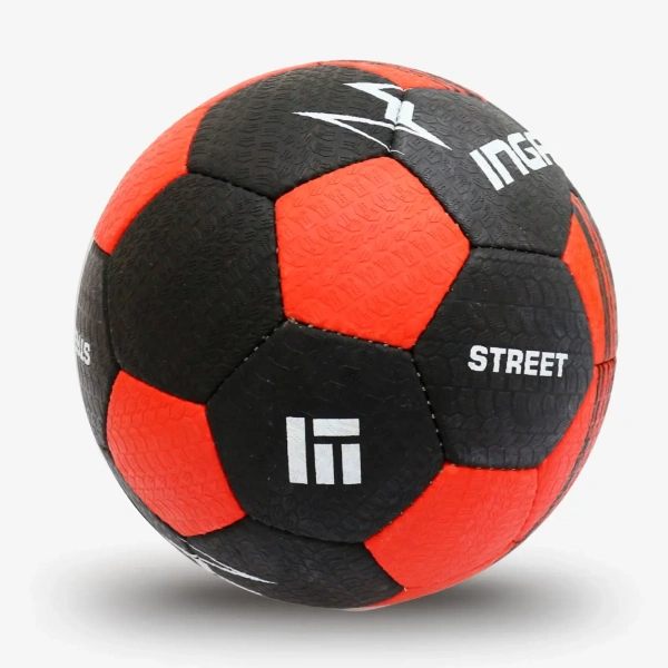 Мяч футбольный INGAME STREET BROOKLYN IFB-125, №5, чёрно-красный в Краснодаре в магазине SportPanda Мяч футбольный INGAME STREET BROOKLYN IFB-125, №5, чёрно-красный – фото