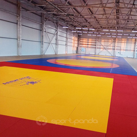 Монтаж борцовского ковра в Краснодаре в магазине SportPanda Монтаж борцовского ковра – фото