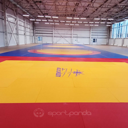 Монтаж борцовского ковра в Краснодаре в магазине SportPanda Монтаж борцовского ковра – фото
