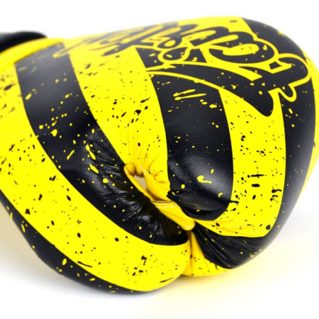 Боксерские перчатки Fairtex BGV14 Black op ART, тренировочные, жёлтый в Краснодаре в магазине SportPanda Боксерские перчатки Fairtex BGV14 Black op ART, тренировочные, жёлтый – фото