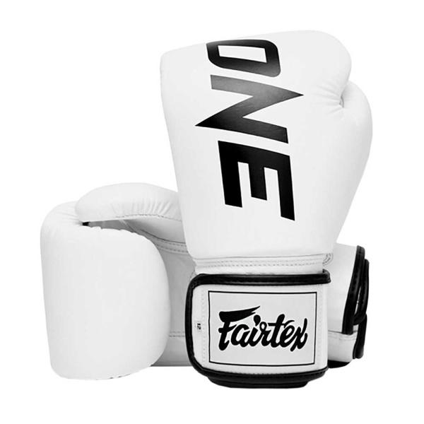 Боксерские перчатки Fairtex BGV ONE Championship, для боев и тренировок, белый в Краснодаре в магазине SportPanda Боксерские перчатки Fairtex BGV ONE Championship, для боев и тренировок, белый – фото