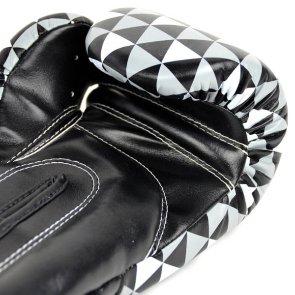 Боксерские перчатки Fairtex BGV14 Black op ART, тренировочные, серый в Краснодаре в магазине SportPanda Боксерские перчатки Fairtex BGV14 Black op ART, тренировочные, серый – фото